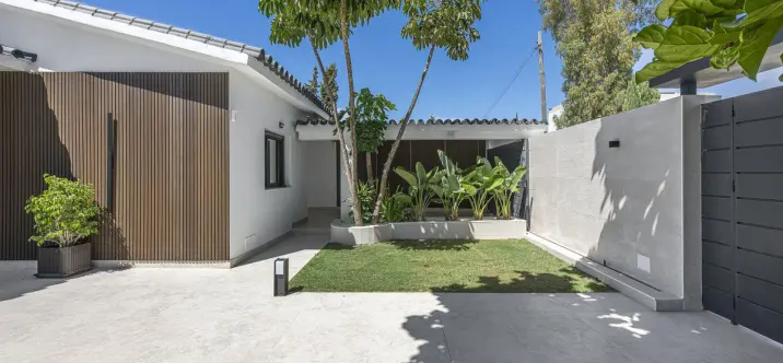 Venta de villa independiente en New Golden Mile 2