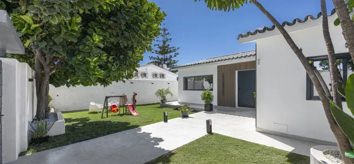 Venta de villa independiente en New Golden Mile 4