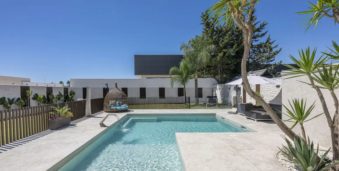 Venta de villa independiente en New Golden Mile 1