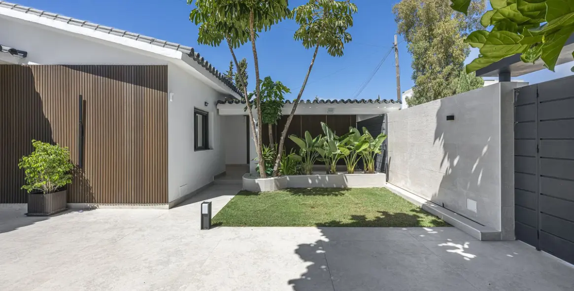 Venta de villa independiente en New Golden Mile 3