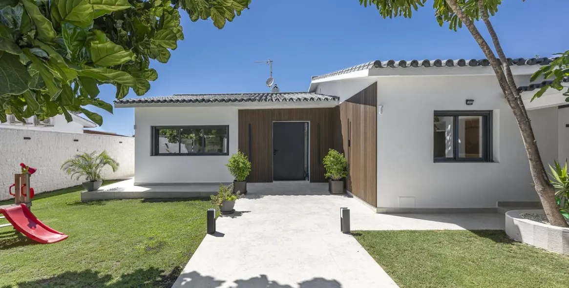 Venta de villa independiente en New Golden Mile 4