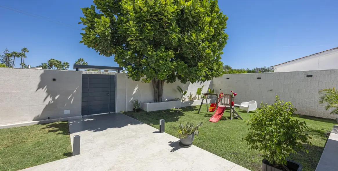 Venta de villa independiente en New Golden Mile 7