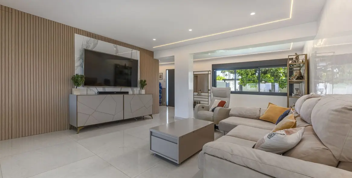 Venta de villa independiente en New Golden Mile 11