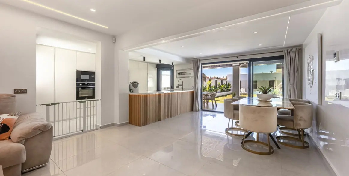 Venta de villa independiente en New Golden Mile 12