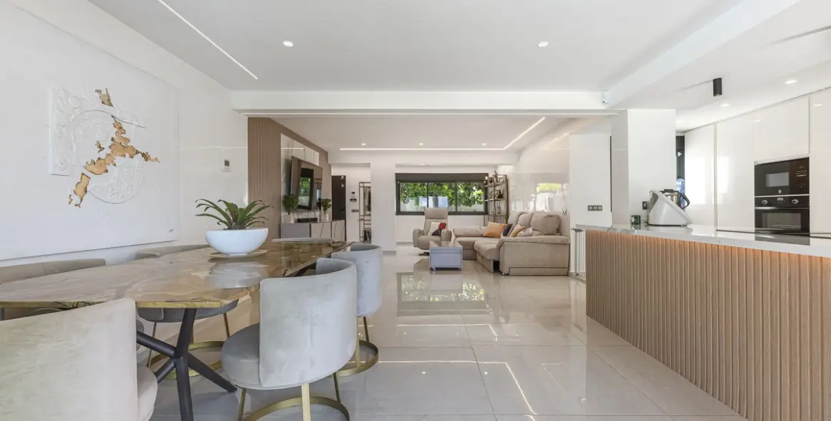 Venta de villa independiente en New Golden Mile 13