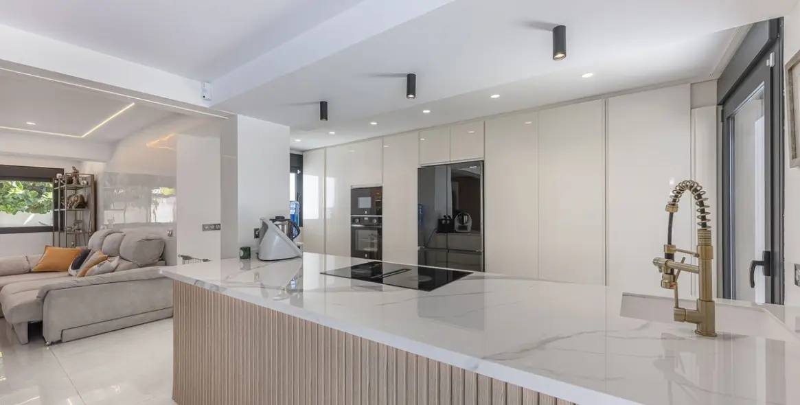 Venta de villa independiente en New Golden Mile 14