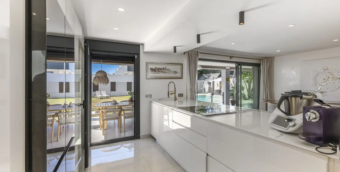 Venta de villa independiente en New Golden Mile 15