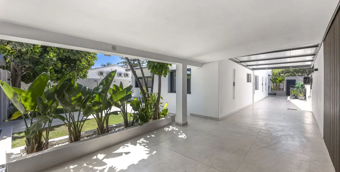 Venta de villa independiente en New Golden Mile 17