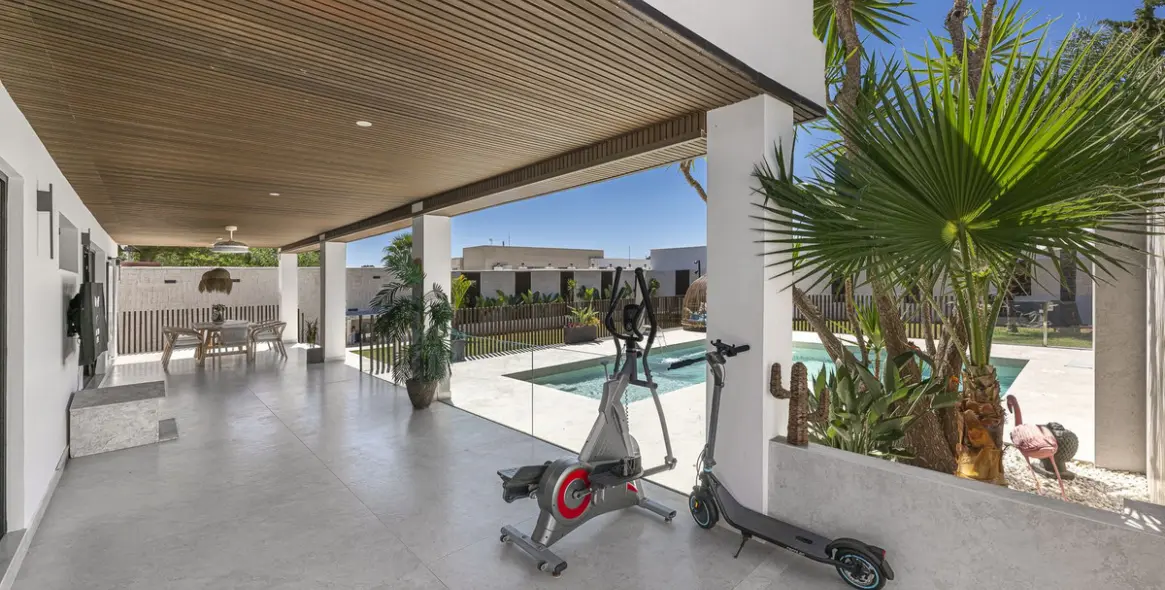 Venta de villa independiente en New Golden Mile 22