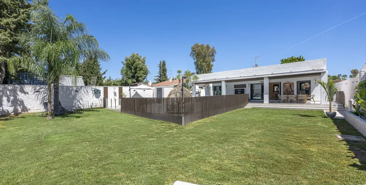 Venta de villa independiente en New Golden Mile 26