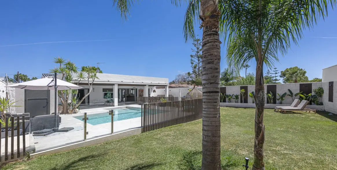 Venta de villa independiente en New Golden Mile 29