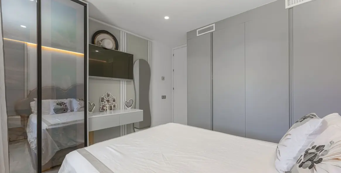 Venta de villa independiente en New Golden Mile 32