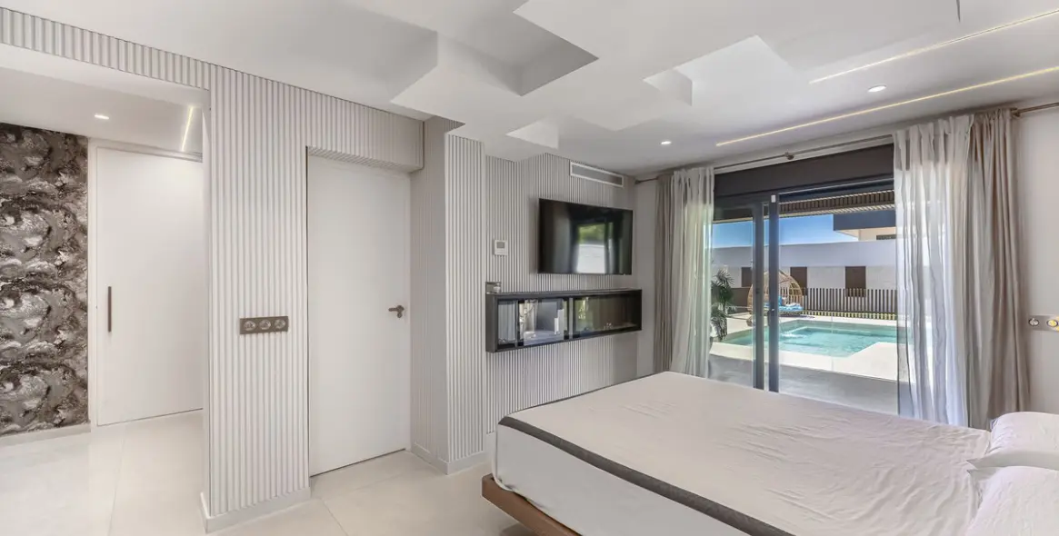 Venta de villa independiente en New Golden Mile 36