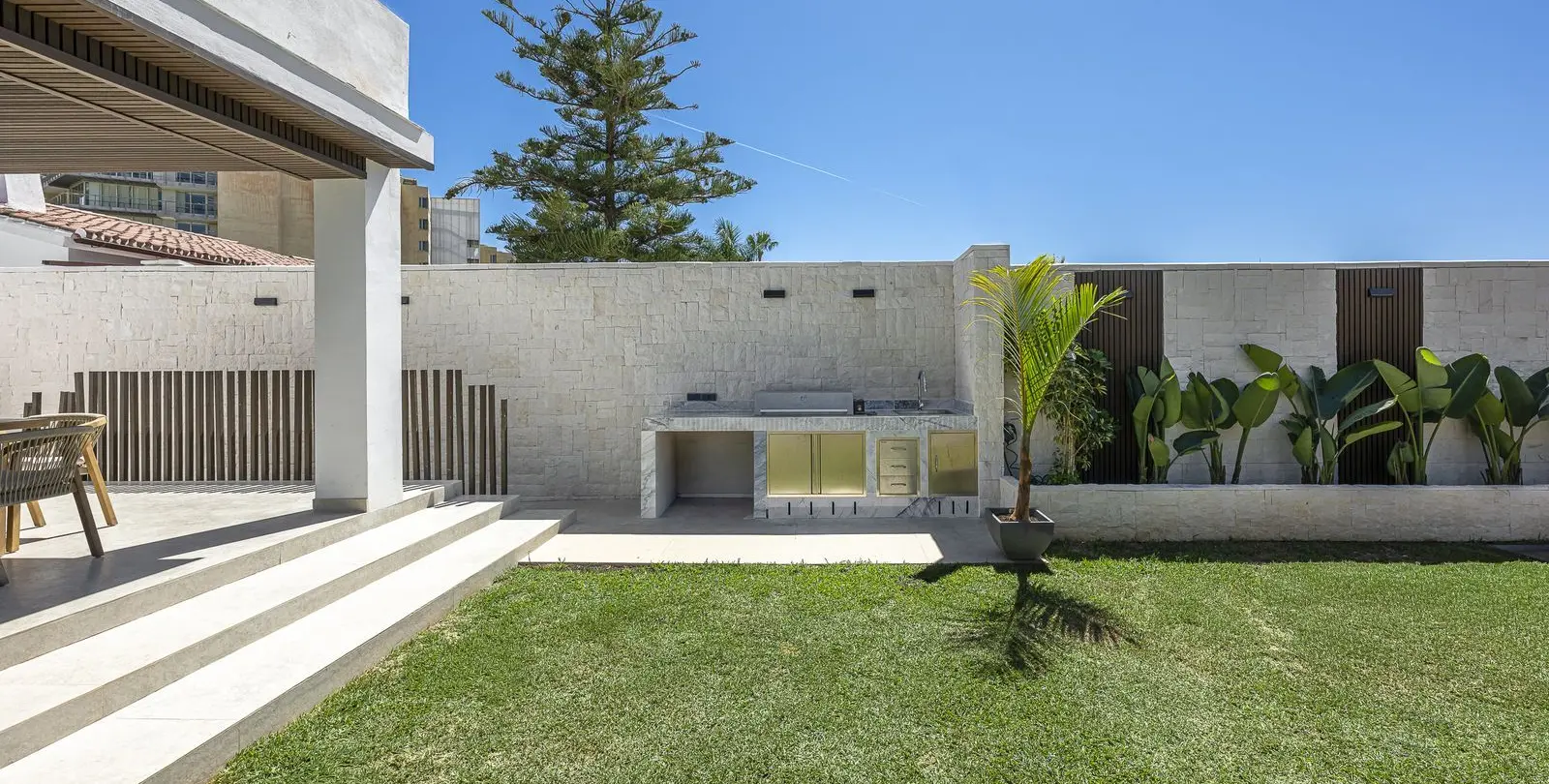 Venta de villa independiente en New Golden Mile 25