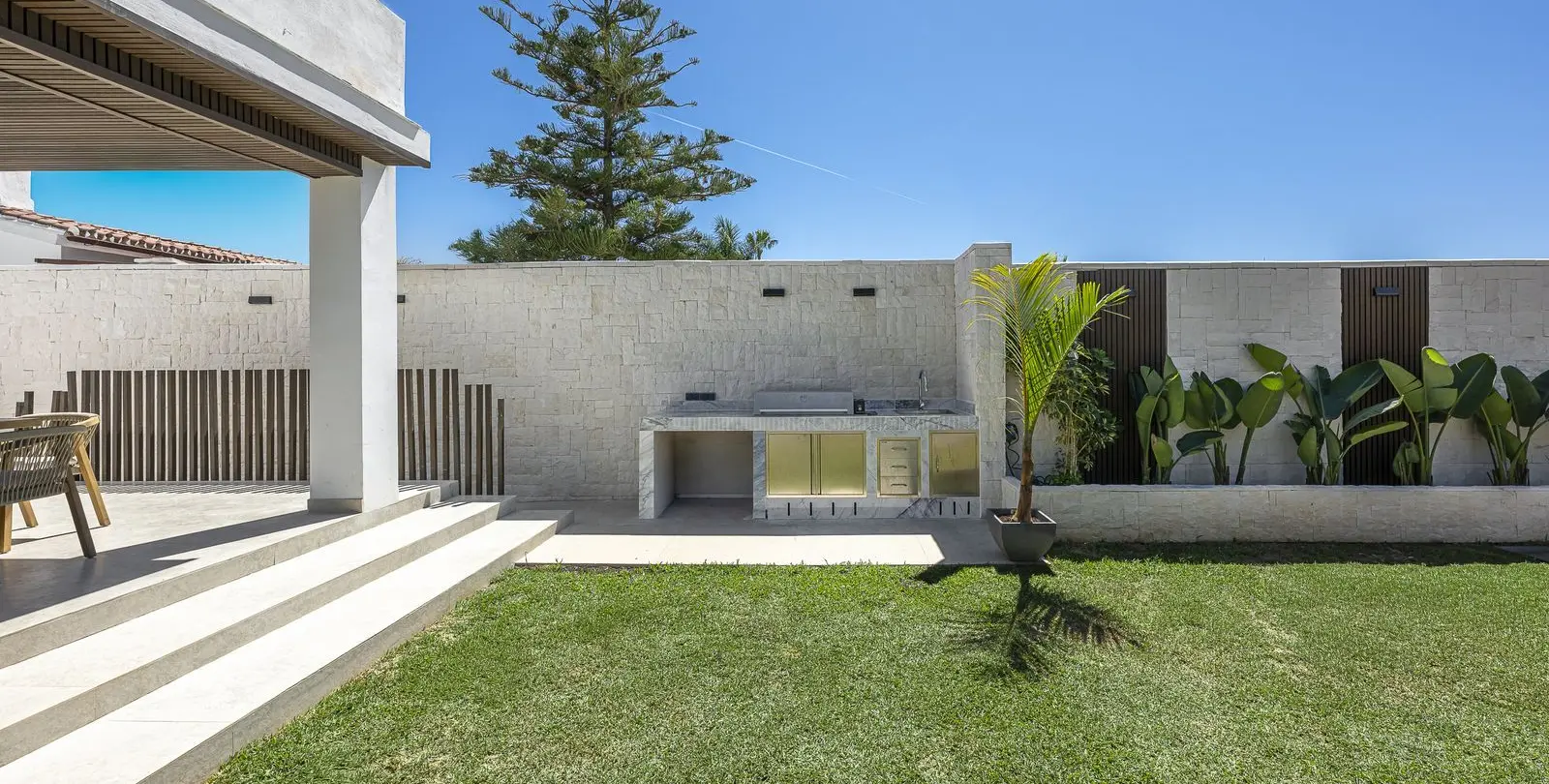 Venta de villa independiente en New Golden Mile 27