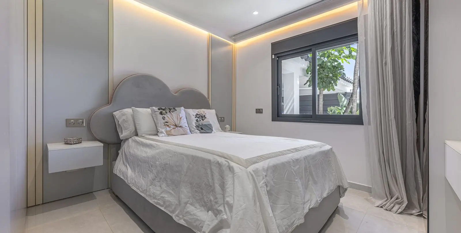 Venta de villa independiente en New Golden Mile 31