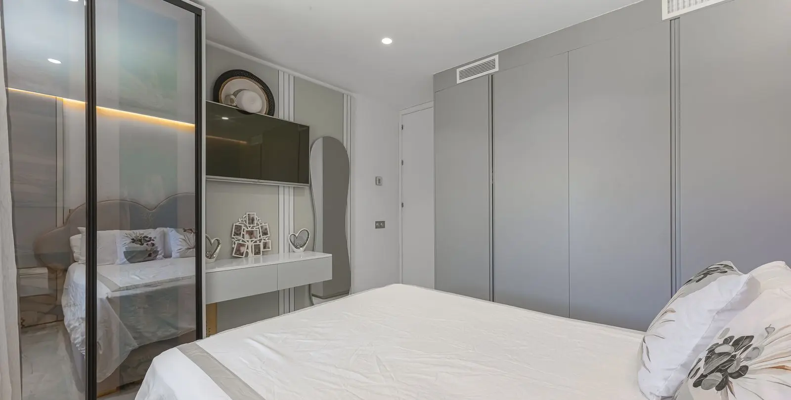 Venta de villa independiente en New Golden Mile 32