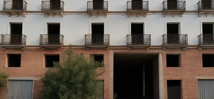 Venta de hotel en Guaro 0