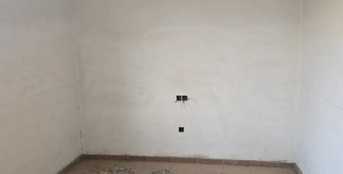 Продажа отеля в Guaro 13