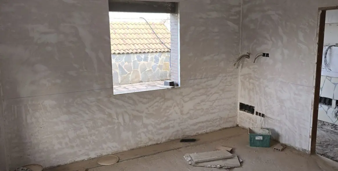 Продажа отеля в Guaro 14