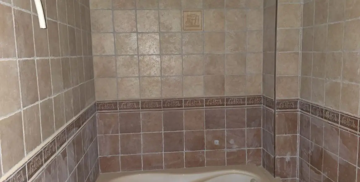 Продажа отеля в Guaro 20