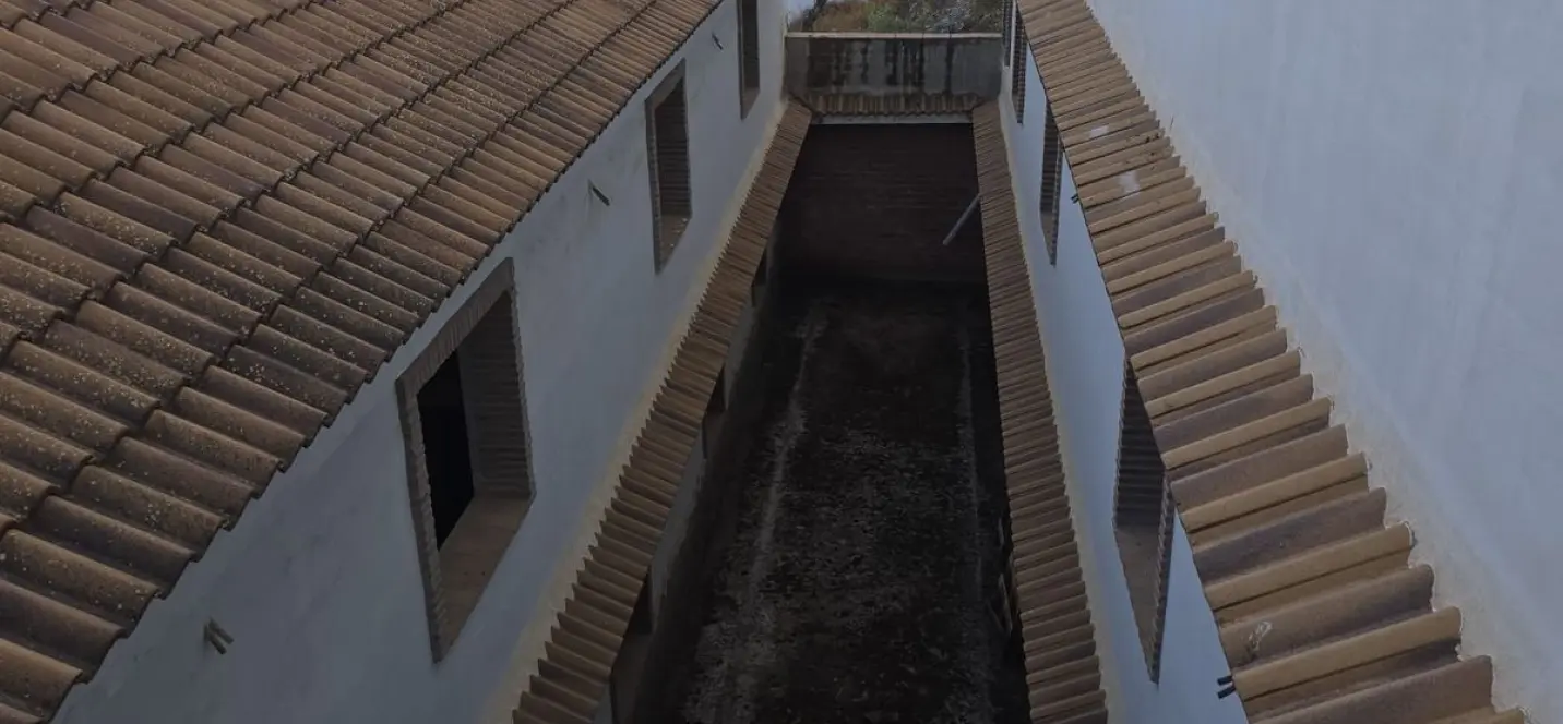 Venta de hotel en Guaro 1