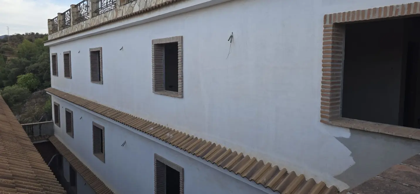 Venta de hotel en Guaro 2