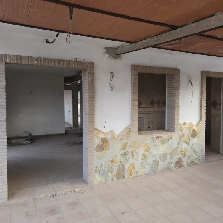 Venta de hotel en Guaro
