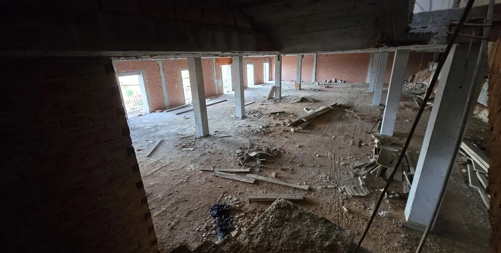 Sale of hotel in Guaro 8