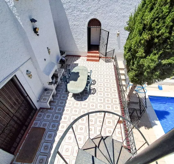 Продажа  отдельно стоящей виллы в Calahonda