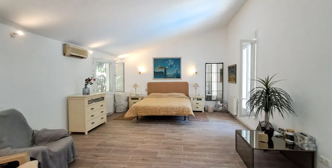 Продажа  отдельно стоящей виллы в Calahonda 10