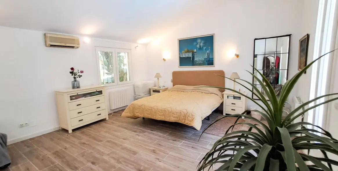 Sale of detached villa in Calahonda 7