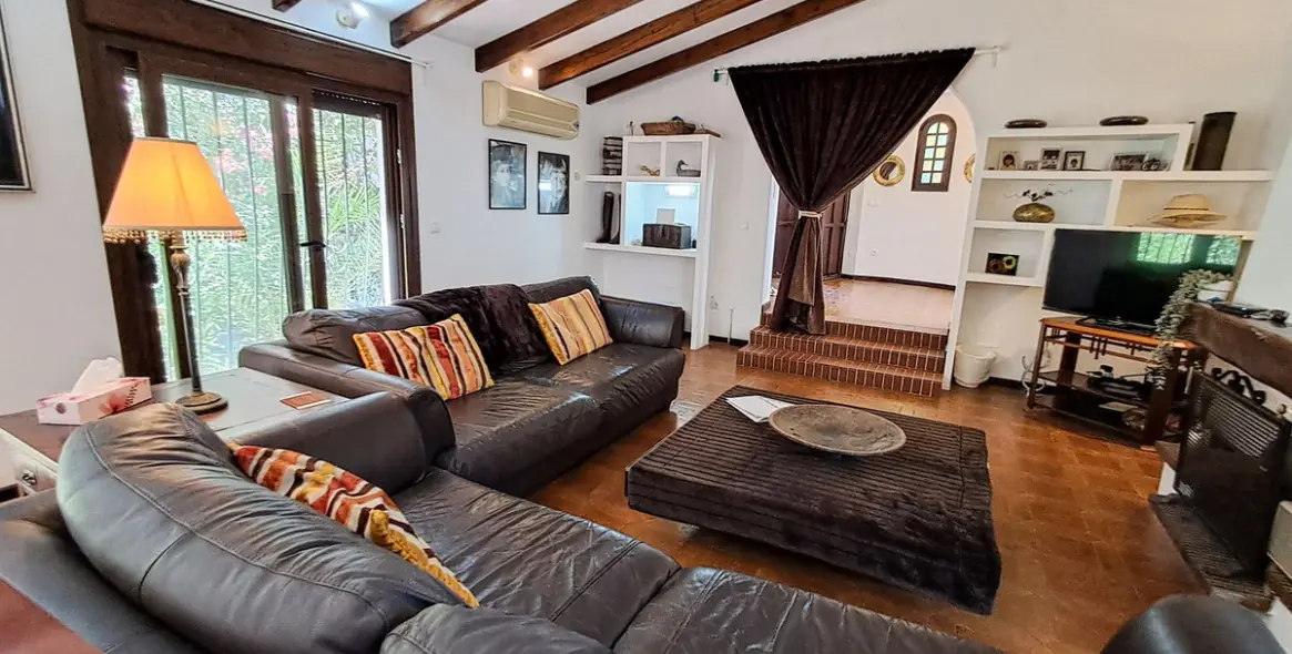 Venta de villa independiente en Calahonda 23