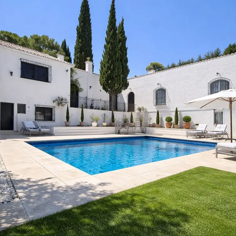 Sale of detached villa in Calahonda