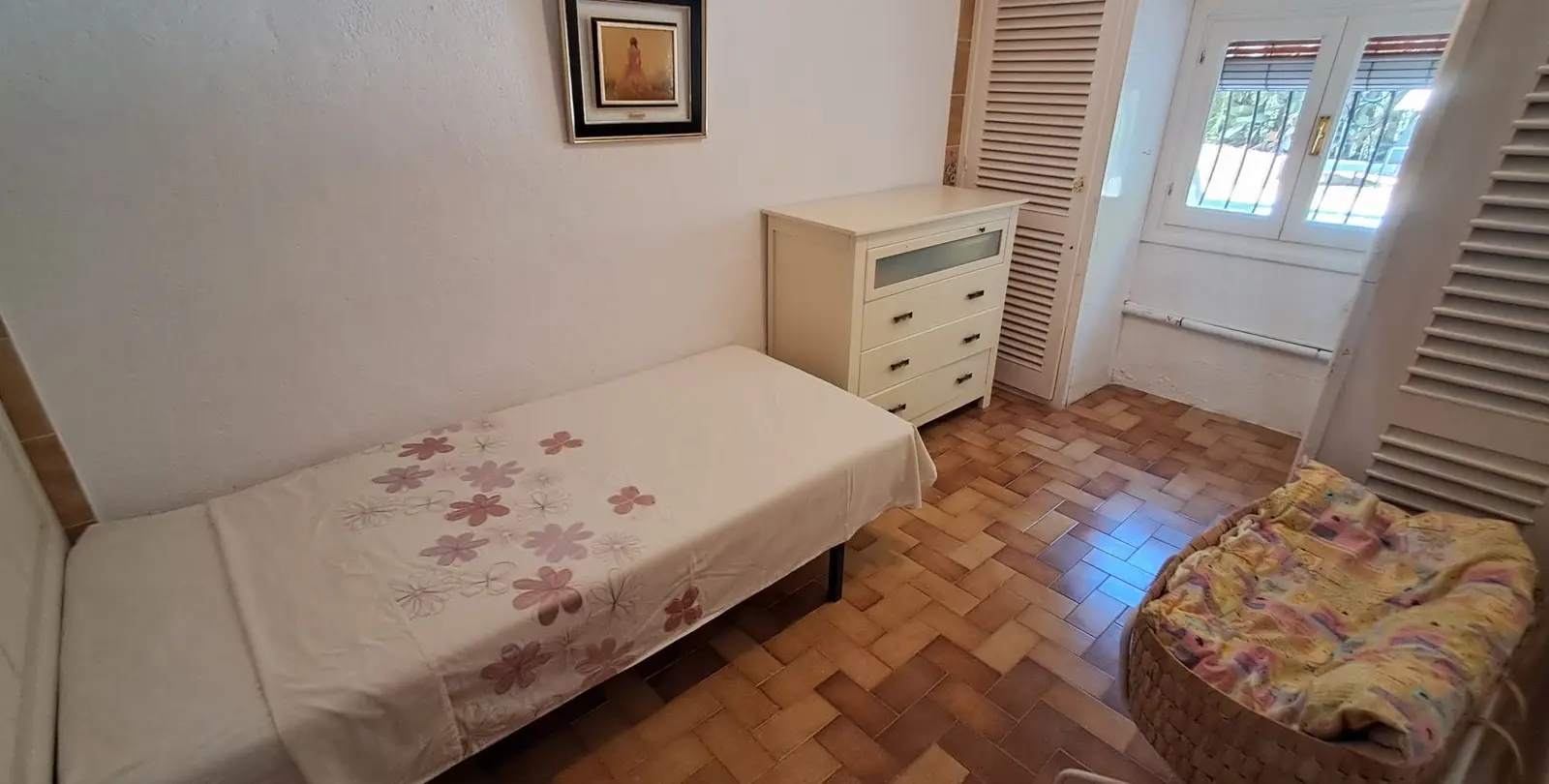 Sale of detached villa in Calahonda 38