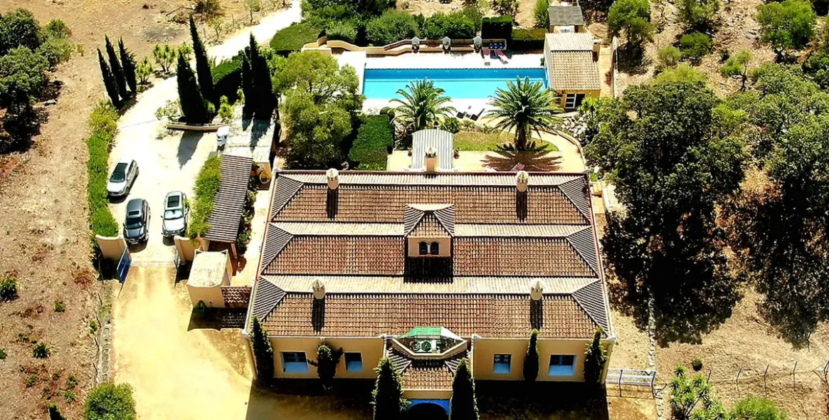 Продажа  отдельно стоящей виллы в Gaucín 1