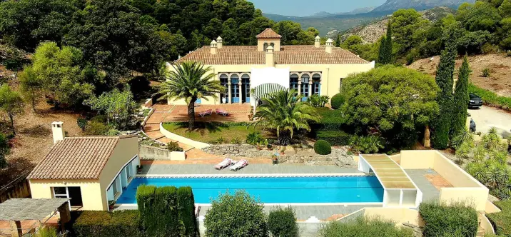Продажа  отдельно стоящей виллы в Gaucín 1