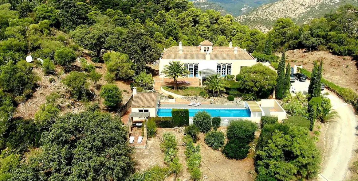 Продажа  отдельно стоящей виллы в Gaucín 4