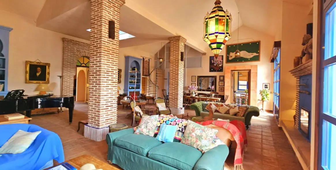 Продажа  отдельно стоящей виллы в Gaucín 18