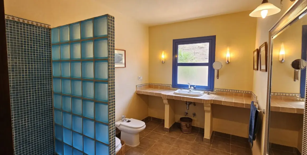 Продажа  отдельно стоящей виллы в Gaucín 20