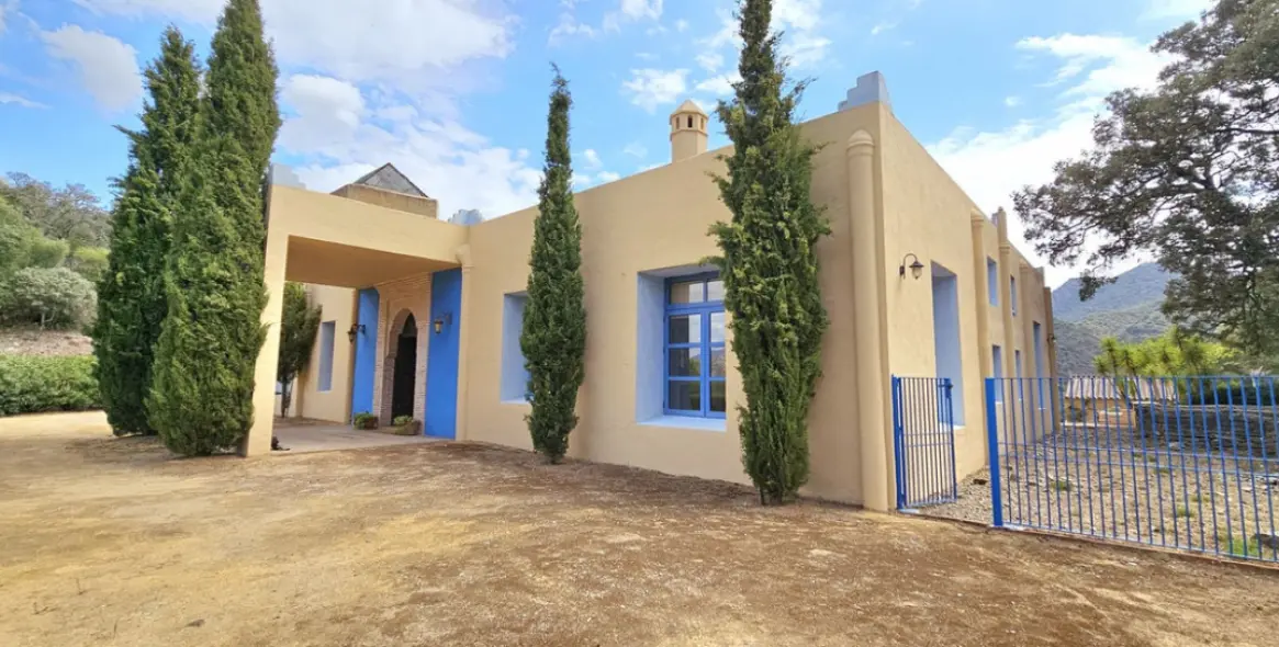 Продажа  отдельно стоящей виллы в Gaucín 24