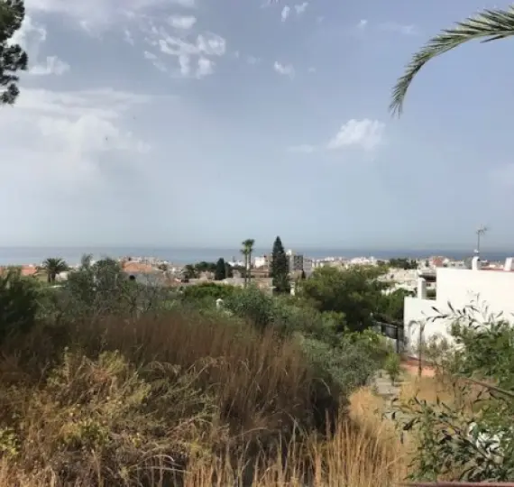 Residential plot R3258973