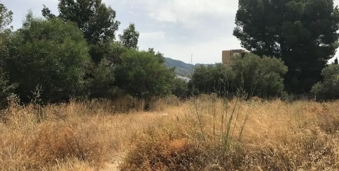Sale of residential plot in Costa del Sol East 4