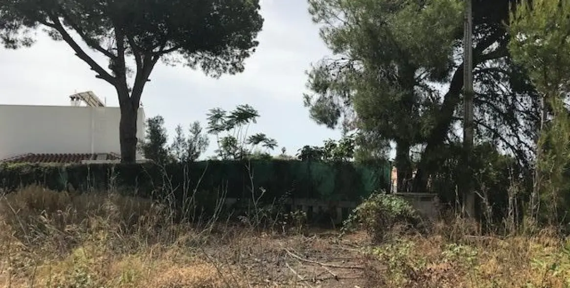 Sale of residential plot in Costa del Sol East 6