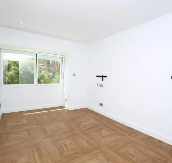 Таунхаус R3704192