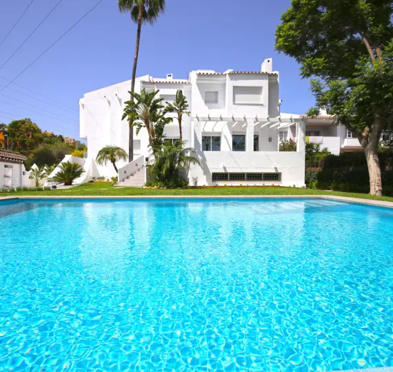 Таунхаус R3704192