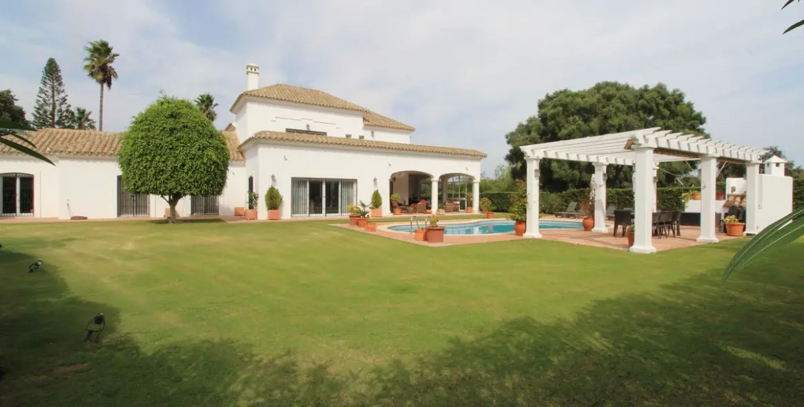 Продажа  отдельно стоящей виллы в Sotogrande Alto 4