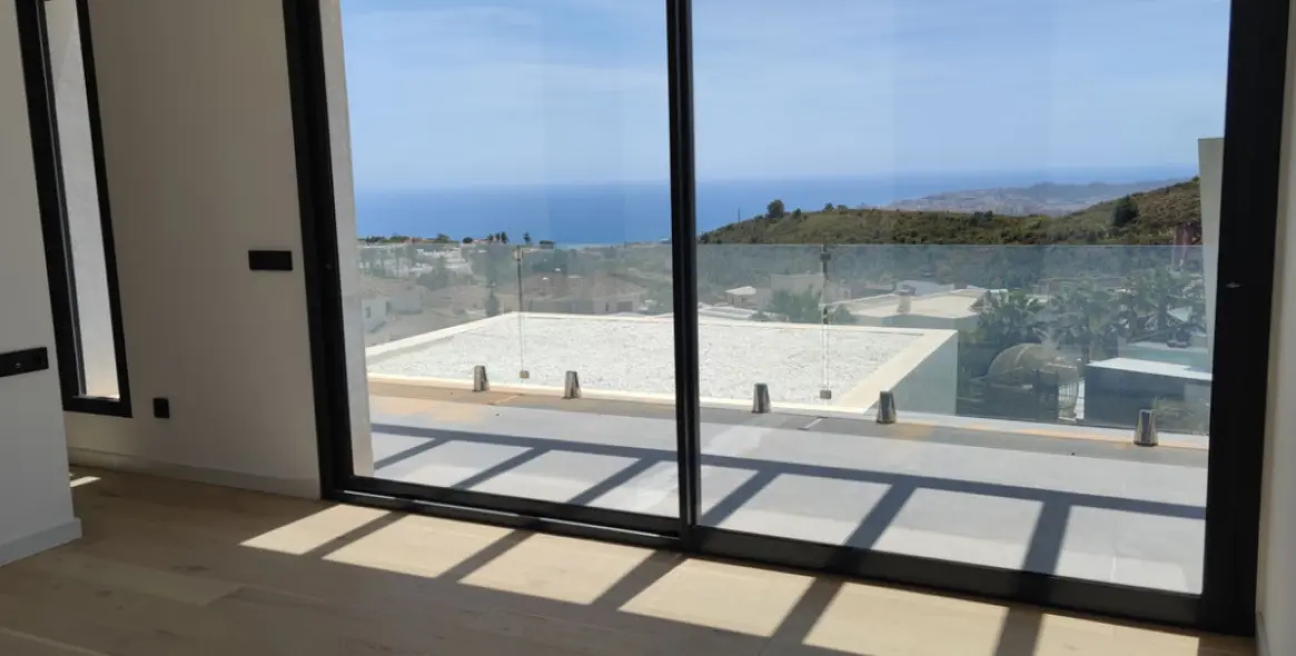 Sale of detached villa in Mijas 12