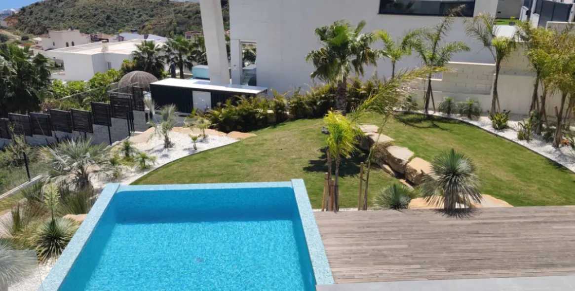 Sale of detached villa in Mijas 17
