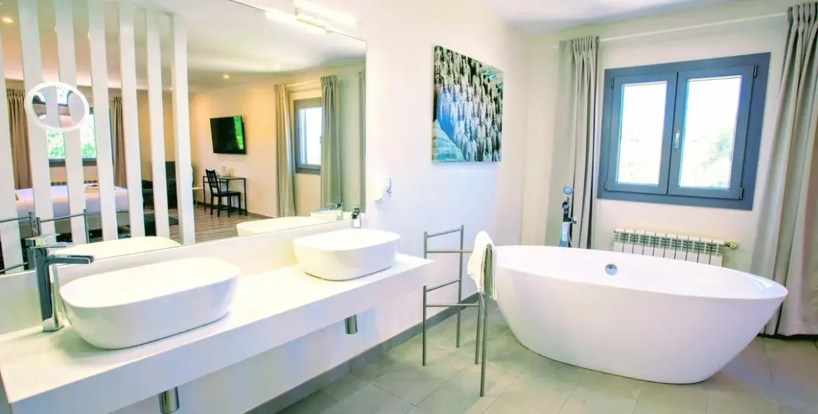 Продажа отеля в Ronda 17